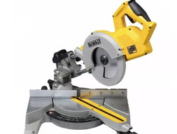Торцовочная пила DeWalt DWS777